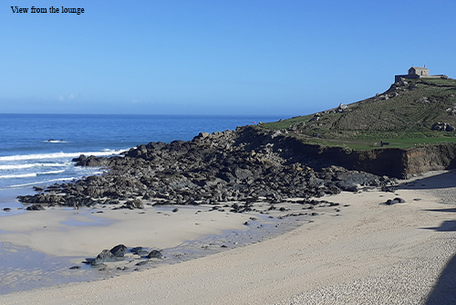 View From No.4 Barnaloft - looking over Porthmeor Beach