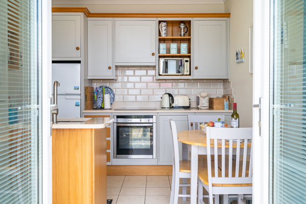 Tideswell Holiday Apartment kitchen