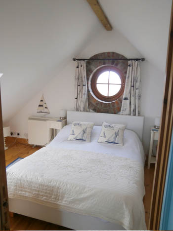 Relax and enjoy the sea view at Driftwood Studio