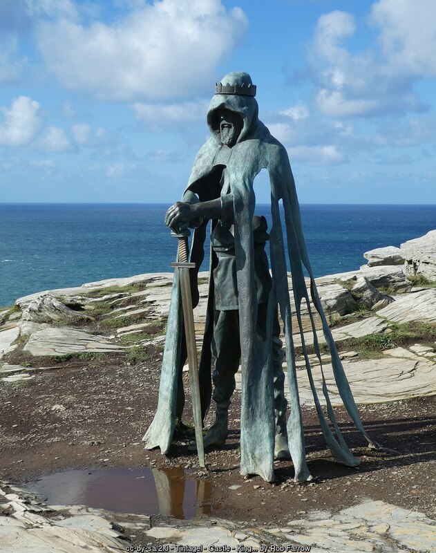 Gallos, the bronze sculpture on Tintagel Island, looking out to sea