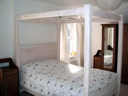 Four Poster King Sized Bed