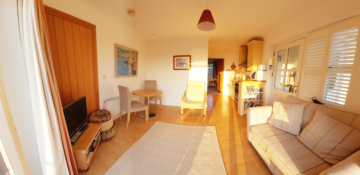 Self-catering Holidays  in Trevone Bay @ Puffins Wing Self Catering  in Trevone Cornwall