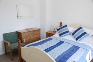 Self catering Holiday Cottage in Penberth Valley, Treen - St Cyrs