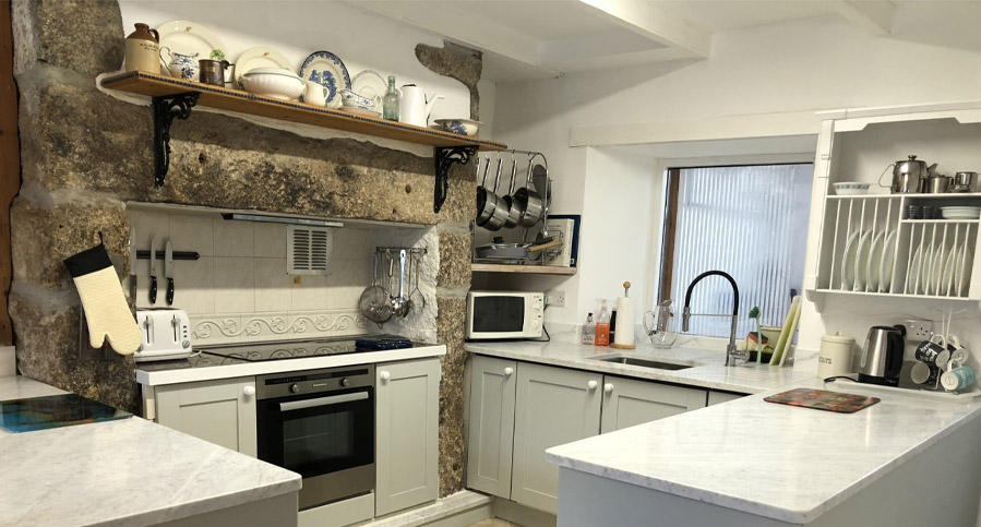 Kitchen St Michaels farmhouse - Holiday Home in Cornwall Overlooking St Michael's Mount and Marazion