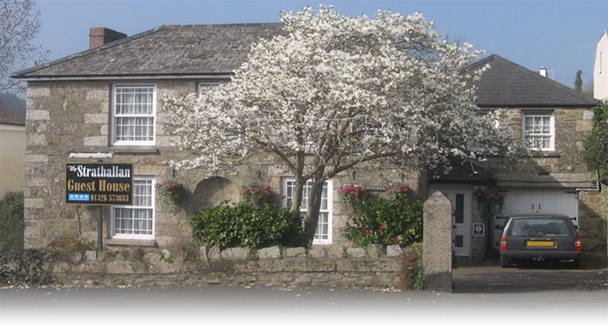 A particularly well appointed and furnished, beautiful Georgian house dating from the middle of the 19th century.   All guest rooms have full en-suite facilities.   Major credit cards accepted.  No smoking.   No pets.