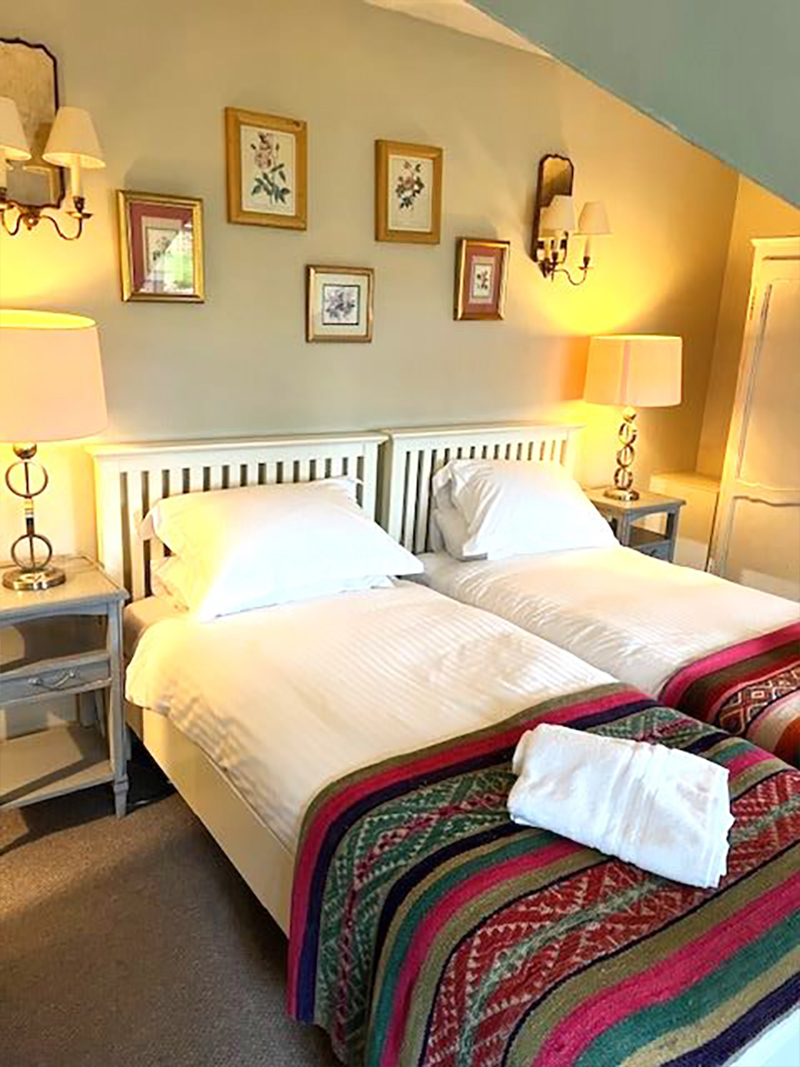 Hendra Twin beds -  Holiday Cottages in Bude - Tamar Valley Cottages