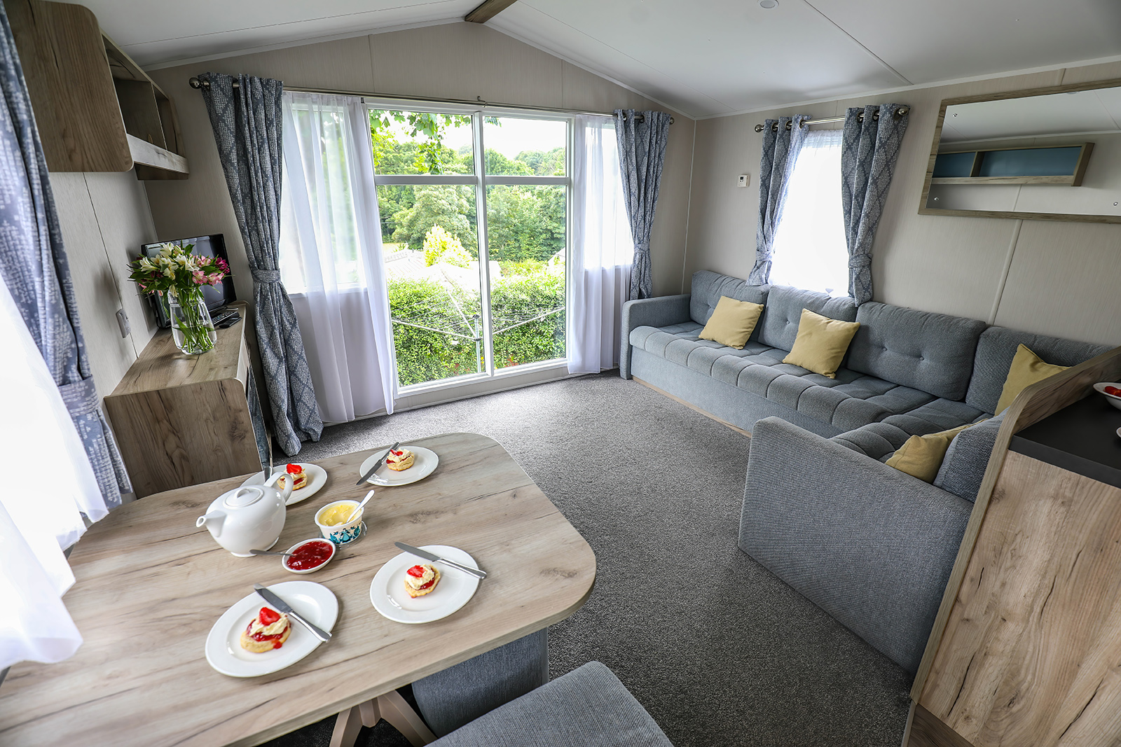 Platinum Plus Holiday Caravan at Tehidy