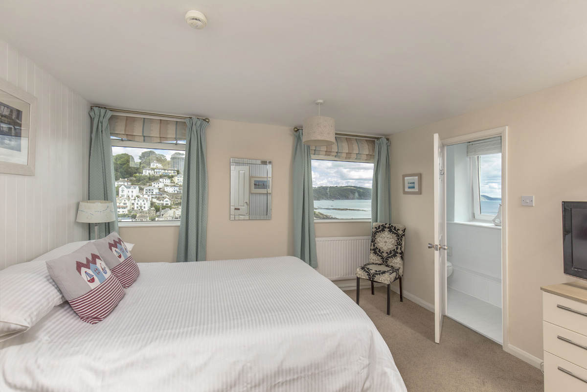 The Gulss Self-catering with stunning views in Looe  Cornwall. Holiday Accommodation - Self-catering