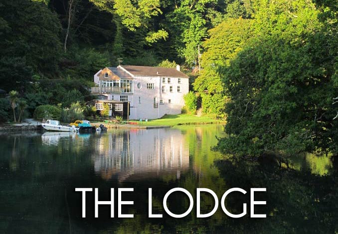 The Lodge -Self Catering riverside Holiday Lodge Fowey  