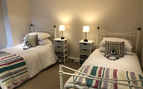 The mews twin bedroom  Holywell Bay, Newquay Cornwall