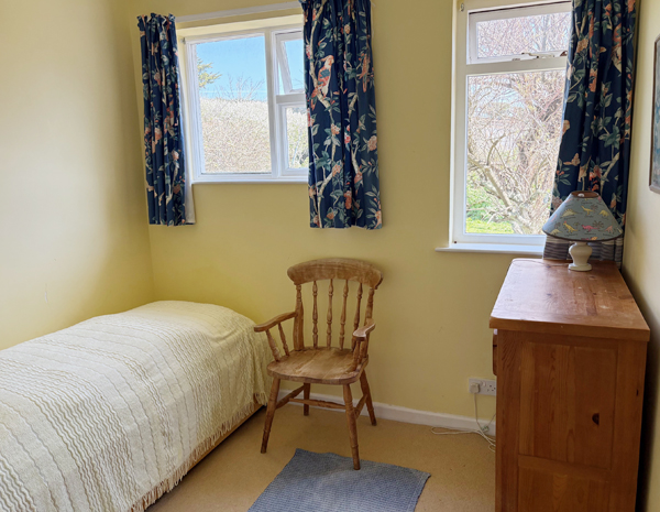 Small bedroom Self catering in Trebetherick - Daymer Bay