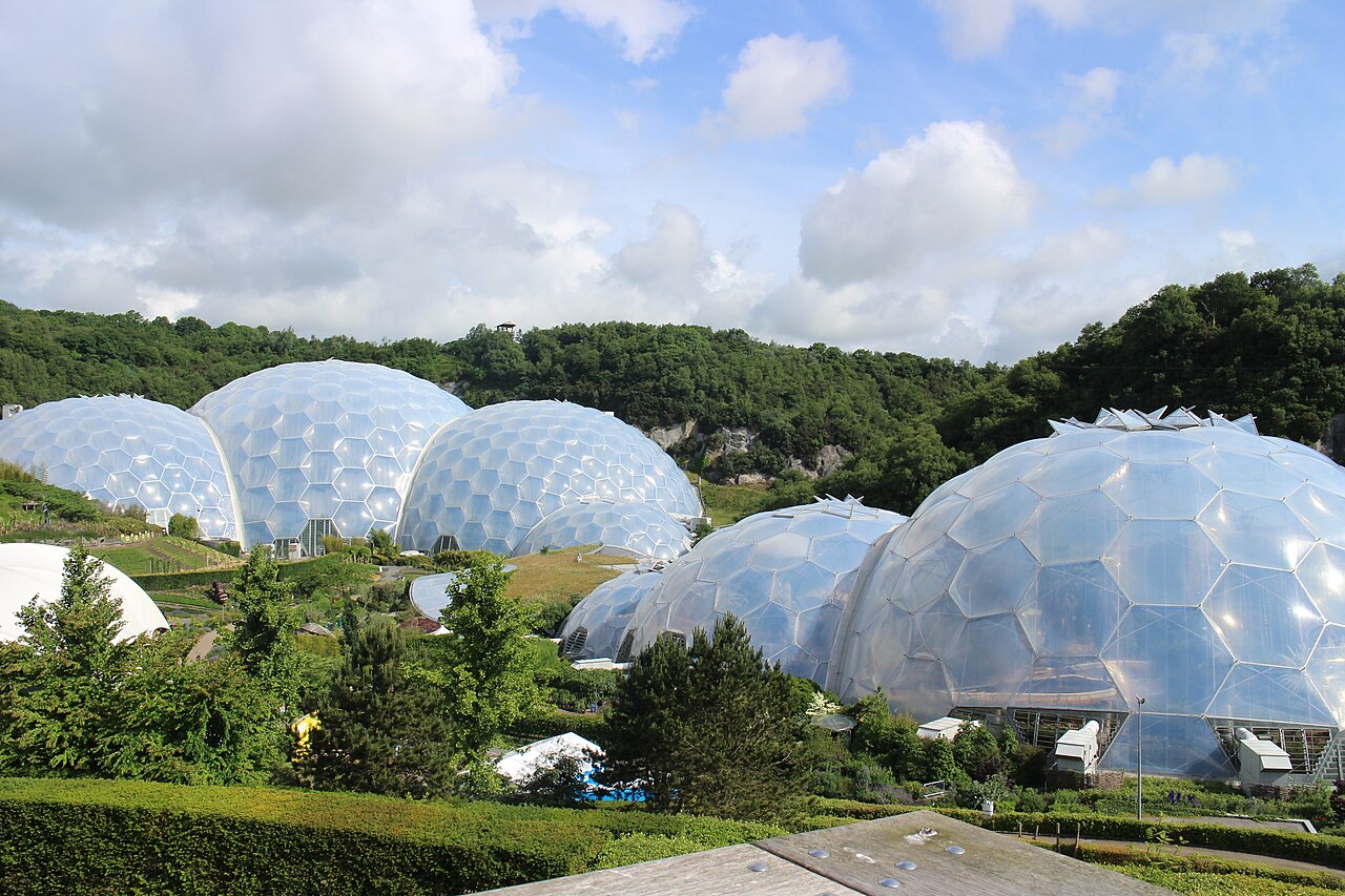 Image credit:Eden Project, Cornwall,
Wikimedia Commons contributors,
licensed under CC BY-SA 4.0.