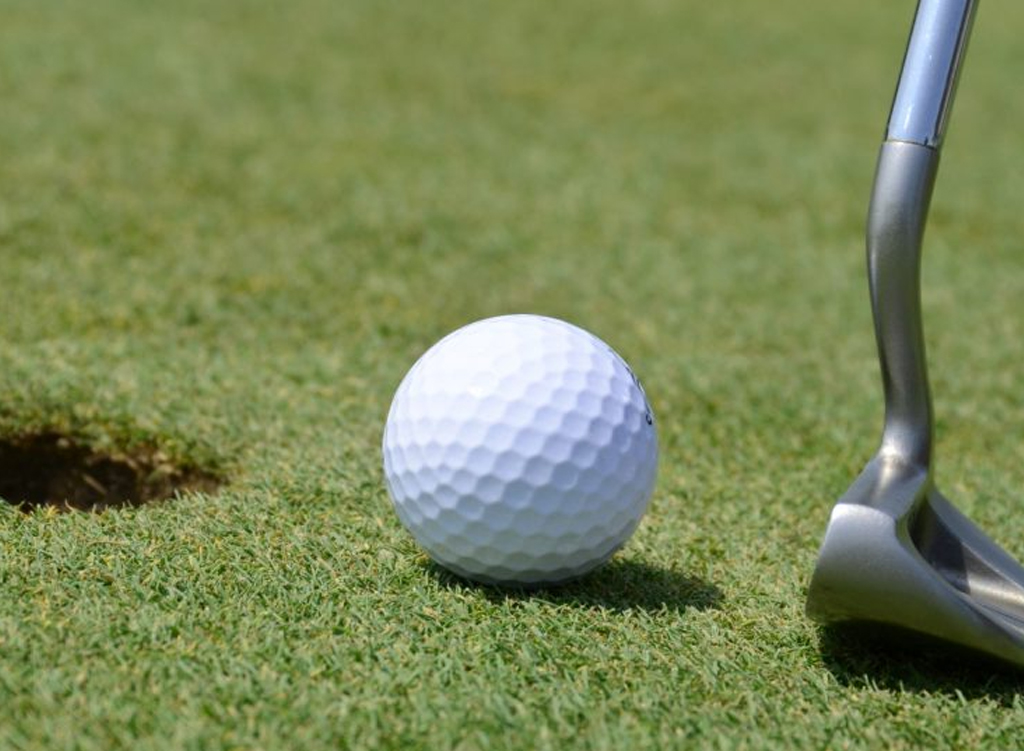 Pitch and putt in Cornwall