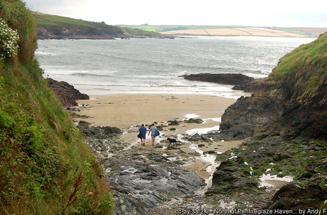 Small cove at Pentireglaze Beach - Cornwall coastal walking holidays