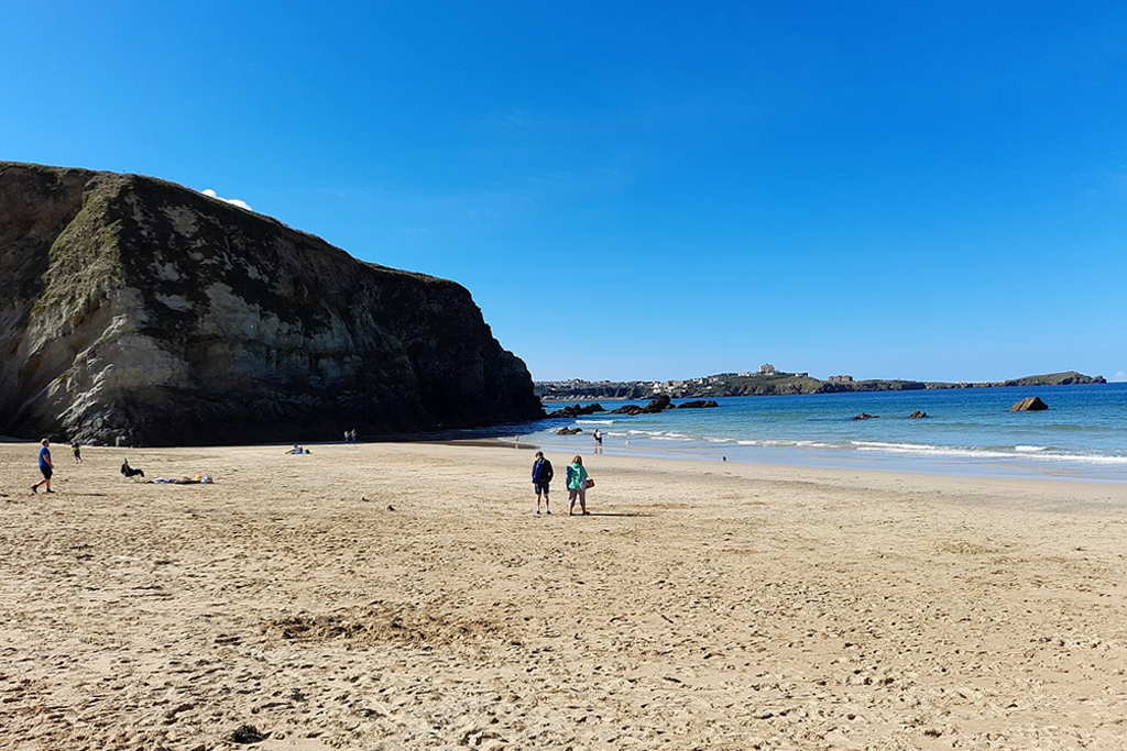 Newquay Lusty Glaze Beach surfing in Cornwall - by Tony Atkin Geograph (CC BY-SA 2.0)